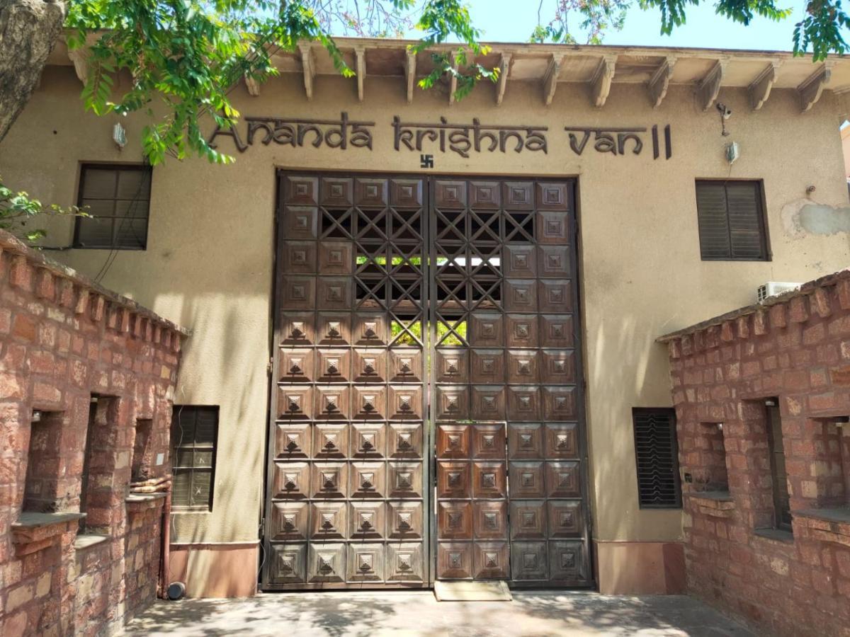 Ananda Krishna Van Vrindāvan Екстериор снимка