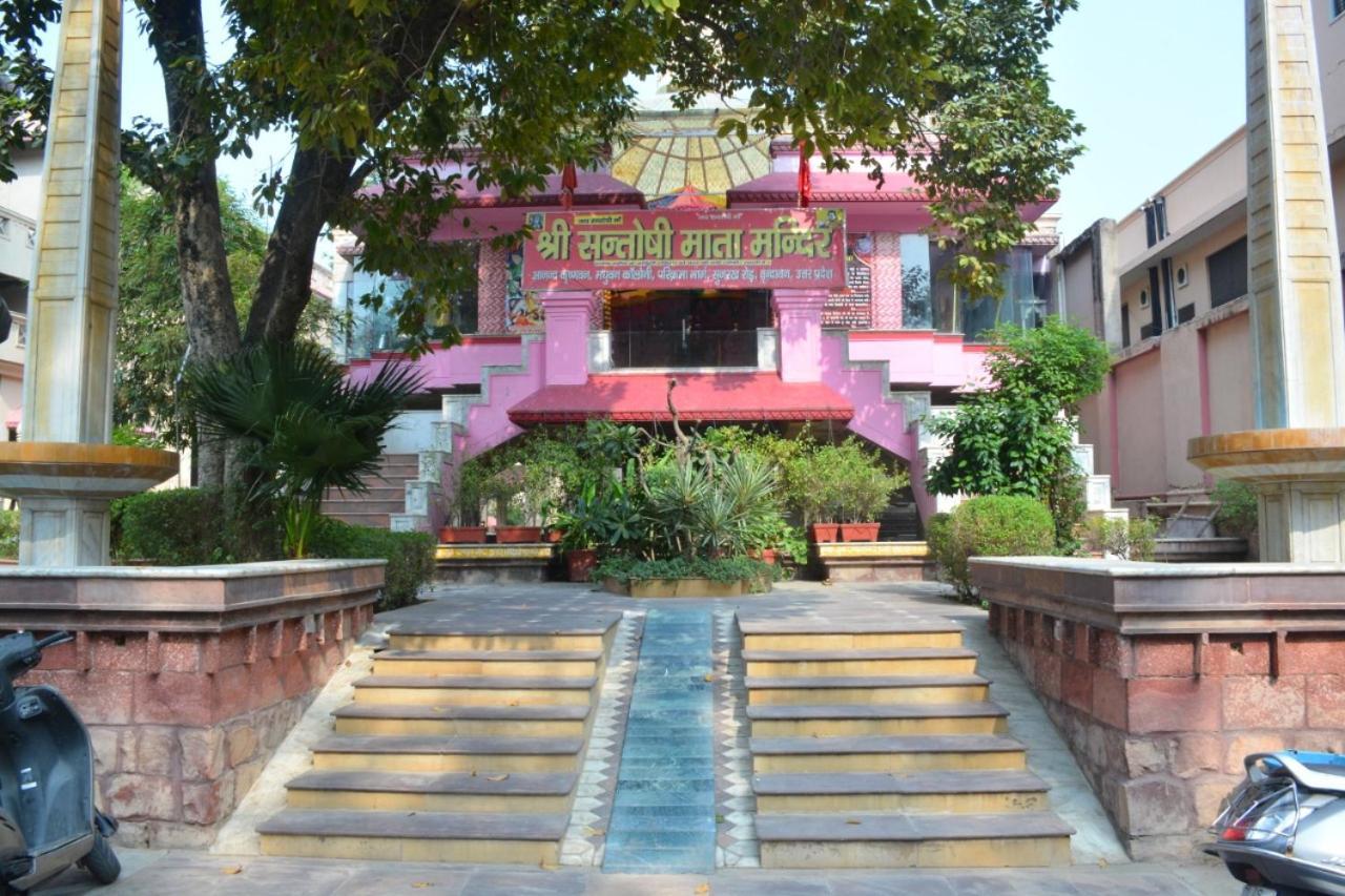 Ananda Krishna Van Vrindāvan Екстериор снимка
