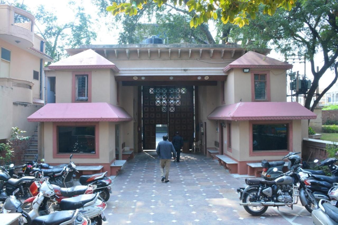 Ananda Krishna Van Vrindāvan Екстериор снимка