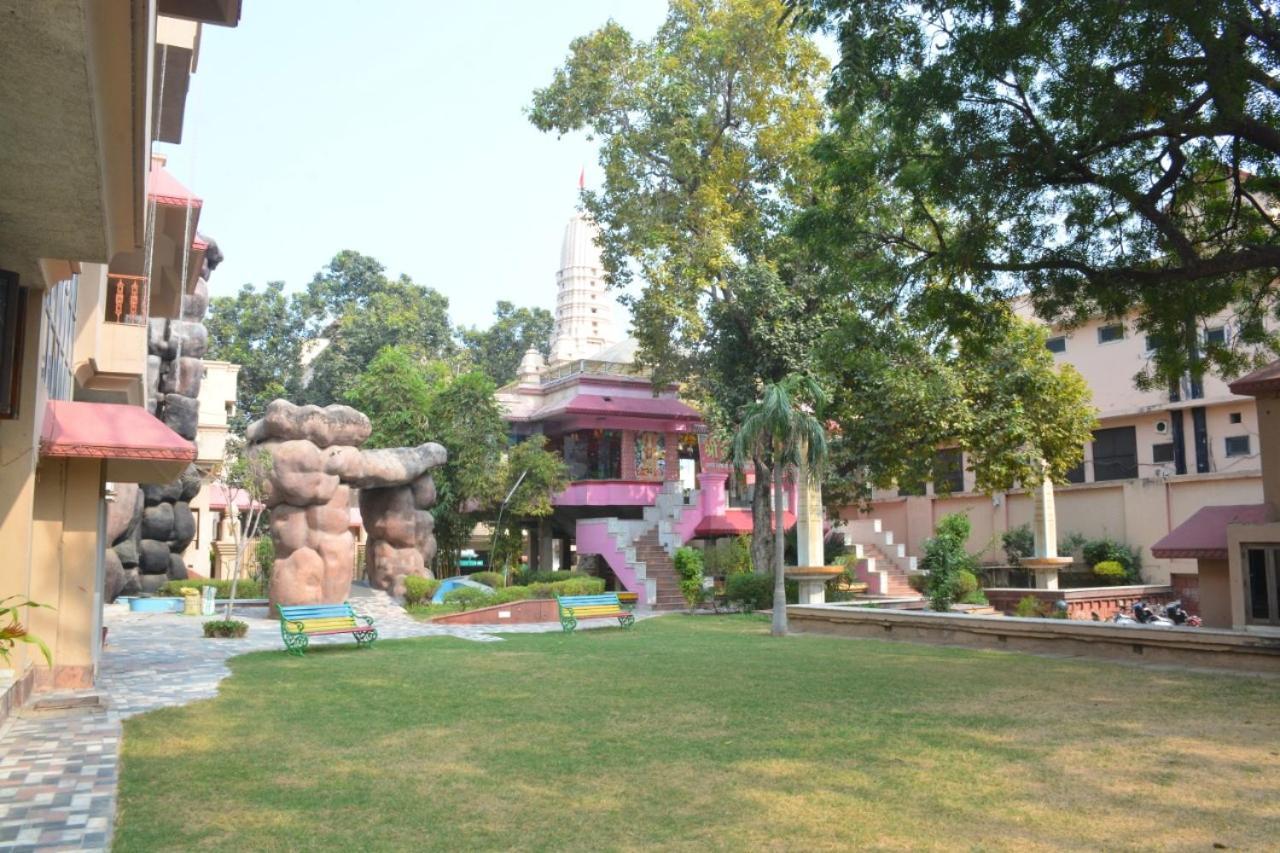 Ananda Krishna Van Vrindāvan Екстериор снимка